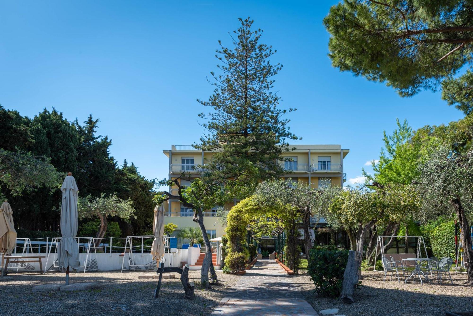 Hotel Eden Park Diano Marina Eksteriør bilde