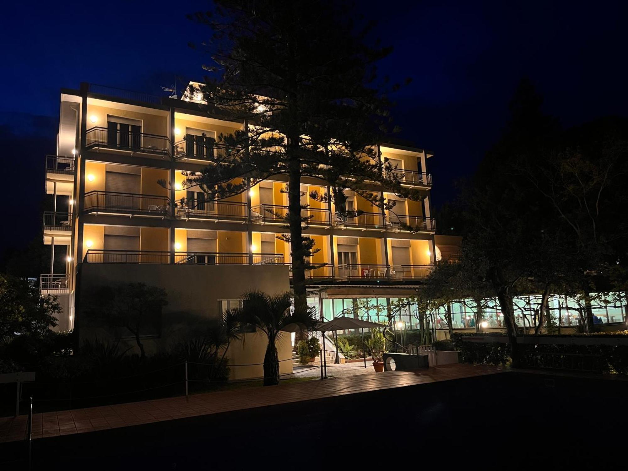 Hotel Eden Park Diano Marina Eksteriør bilde