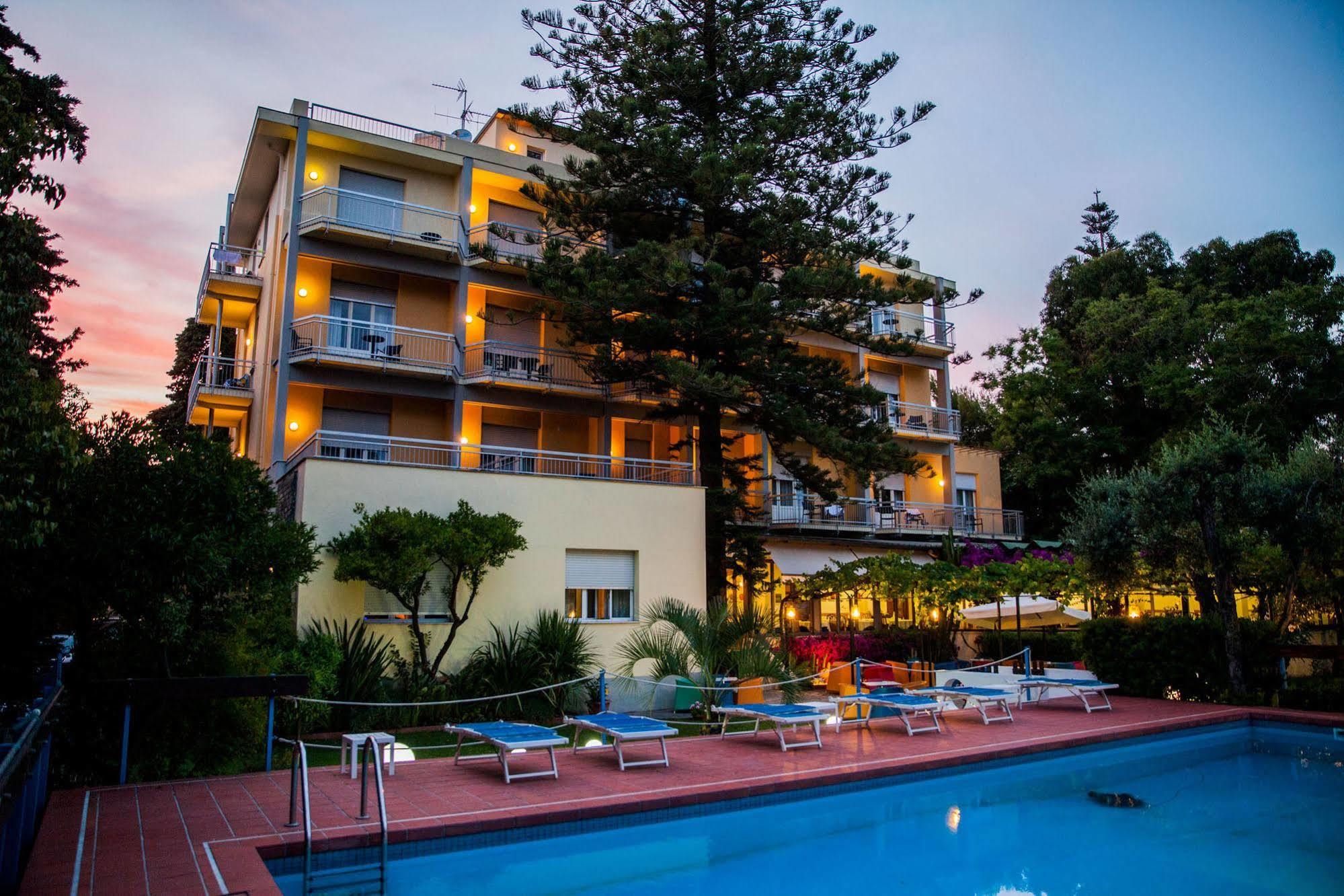 Hotel Eden Park Diano Marina Eksteriør bilde